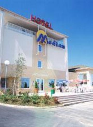 Median Roissy Cdg Aeroport Hotel Goussainville  Exterior photo
