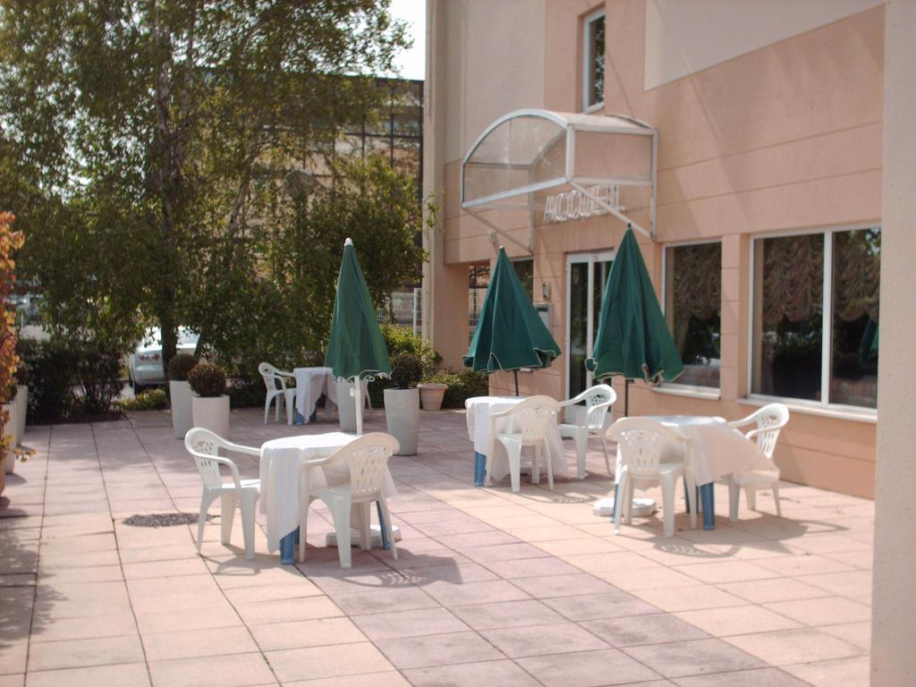 Median Roissy Cdg Aeroport Hotel Goussainville  Exterior photo