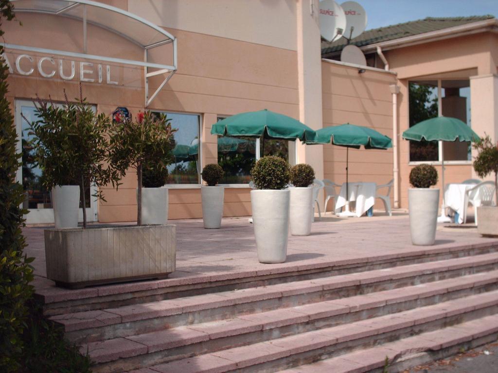 Median Roissy Cdg Aeroport Hotel Goussainville  Exterior photo